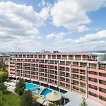 Flamingo Sunny ホテル 4*