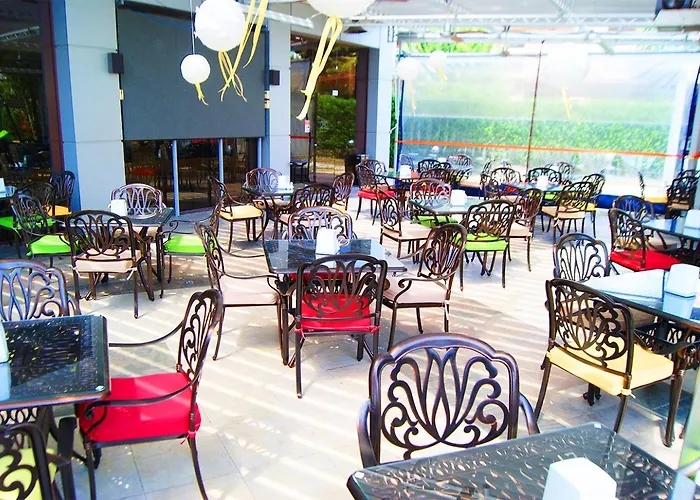 Hotell Flamingo Sunny 4*