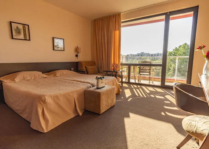 Hotell Flamingo Sunny 4*