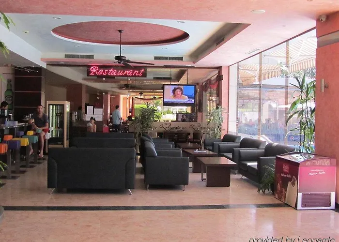 Hotell Flamingo Sunny 4*
