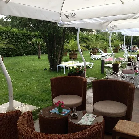Flamingo Sunny 4* Napospart