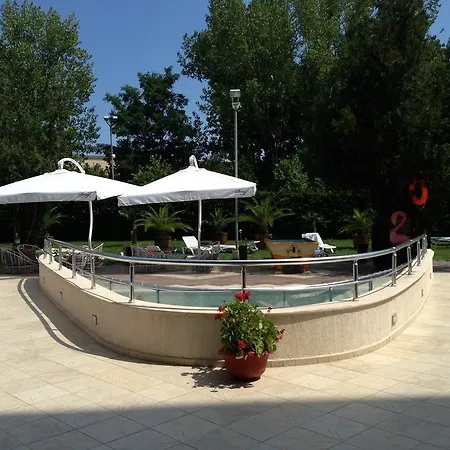 Flamingo Sunny 4* Napospart